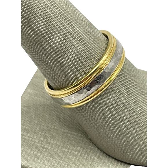 18K Yellow Gold & Platinum Two-tone hammered Style Ring (2055) - Picture 2 of 3